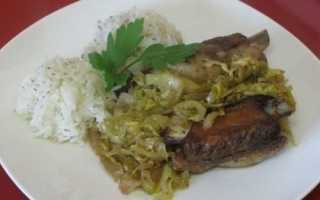 Капуста тушеная с говяжьими ребрышками